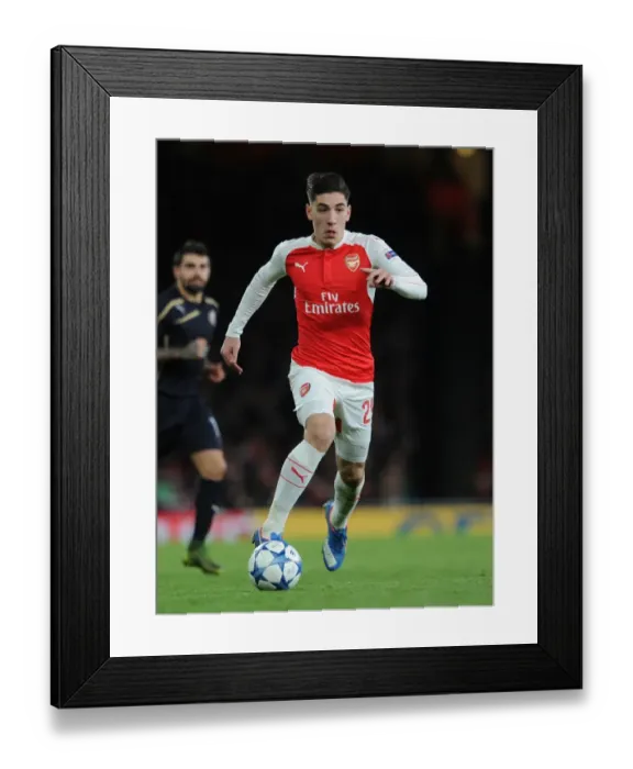 Framed Print : Arsenal's Hector Bellerin in Action Against Dinamo Zagreb, 2015-16 UEFA Champions League