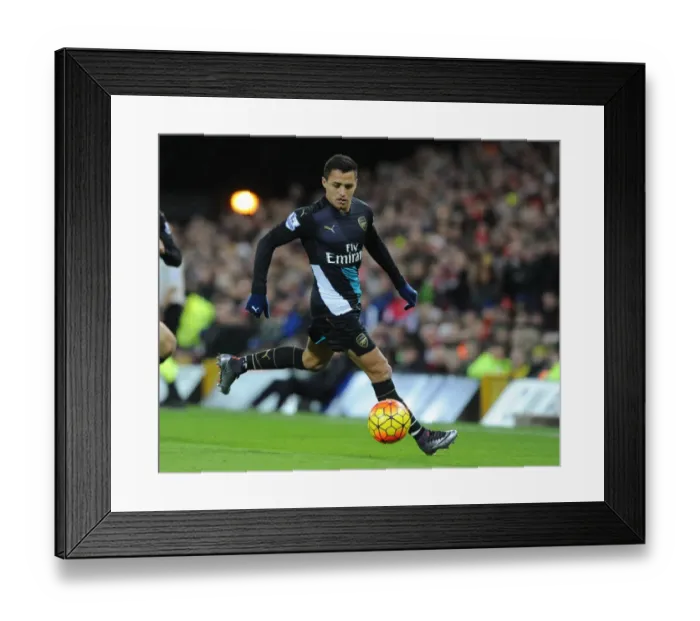 Framed Print : Alexis Sanchez in Action: Arsenal's Star Forward vs Norwich City, Premier League 2015-16