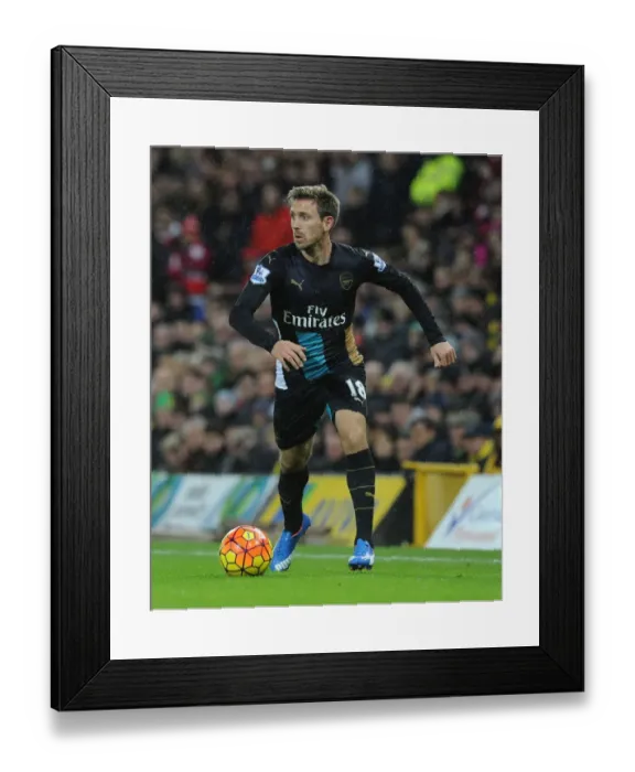 Framed Print : Nacho Monreal in Action: Arsenal vs. Norwich City, Premier League 2015-16