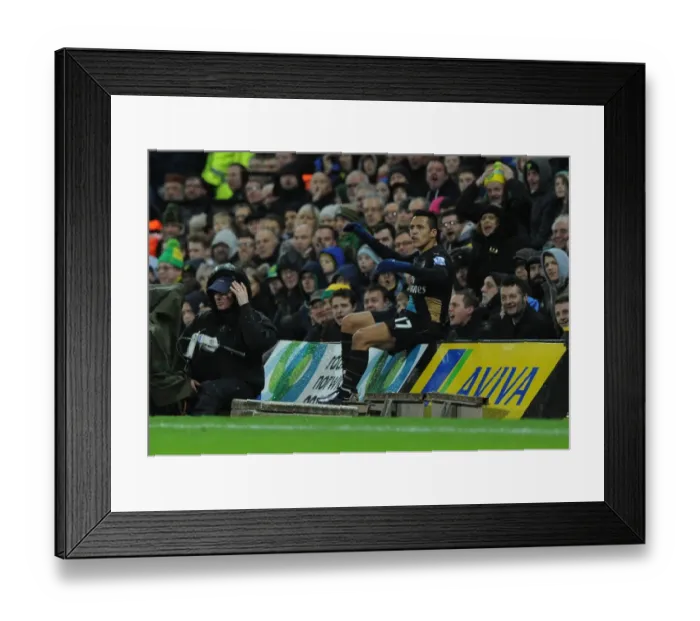 Framed Print : Alexis Sanchez in Action: Norwich City vs. Arsenal, Premier League 2015-16