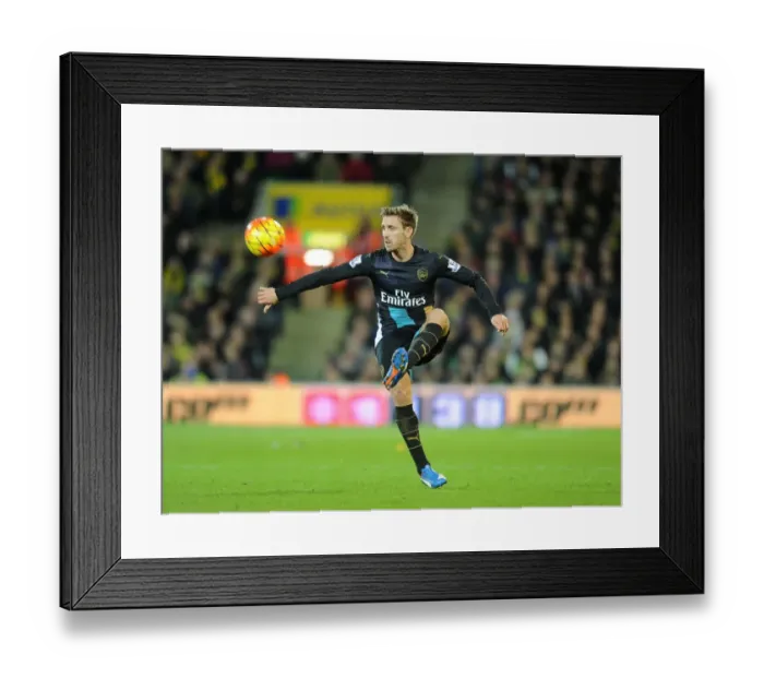 Framed Print : Nacho Monreal in Action: Arsenal vs. Norwich City, Premier League 2015-16