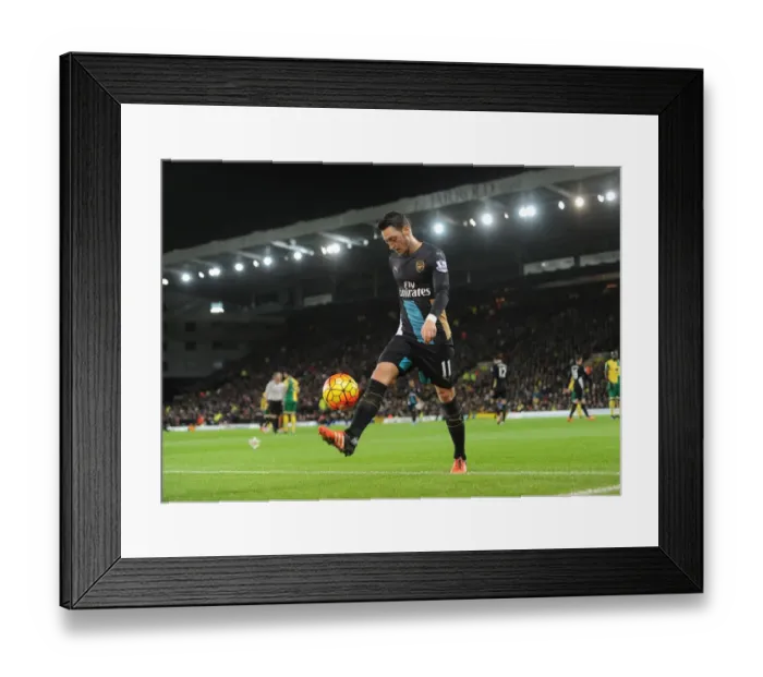 Framed Print : Mesut Ozil in Action: Norwich City vs Arsenal, Premier League 2015-16 Framed Print : Mesut Ozil in Action: Norwich City vs Arsenal, Premier League 2015-16