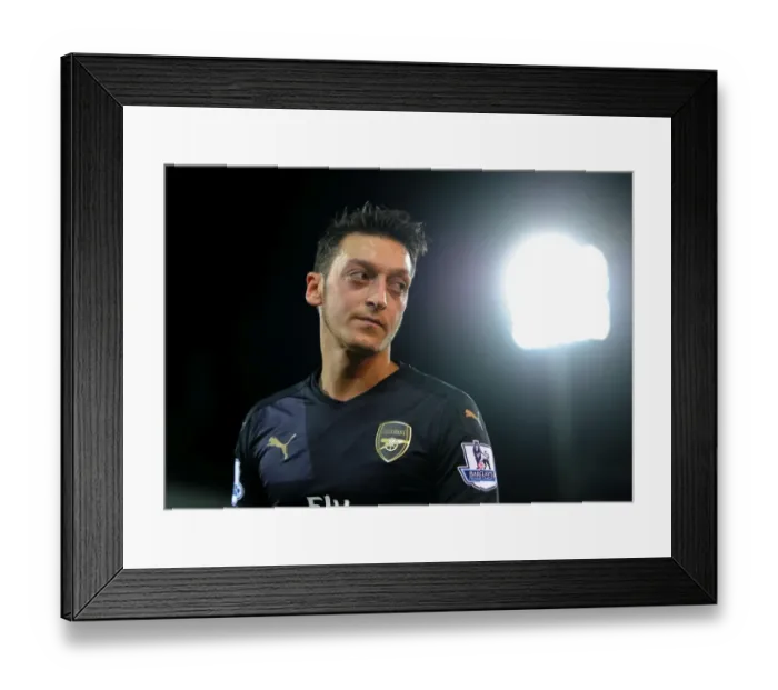 Framed Print : Mesut Ozil in Action: Norwich City vs. Arsenal, Premier League 2015-16