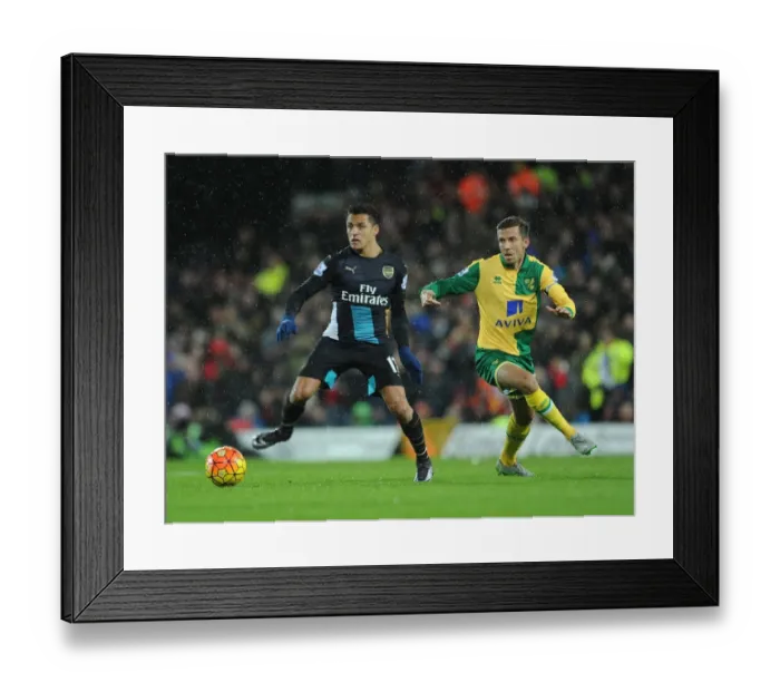 Framed Print : Alexis Sanchez Outsmarts Gary O'Neil: Arsenal's Masterclass at Norwich City, 2015-16 Premier League