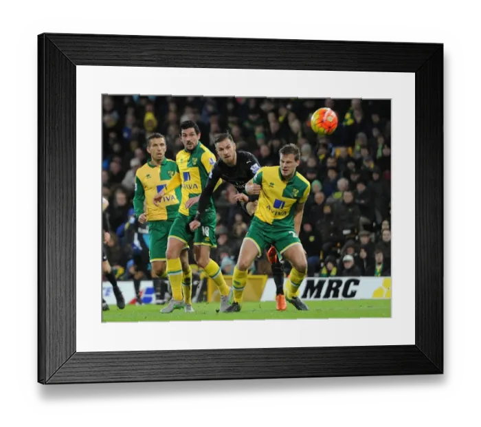 Framed Print : Aaron Ramsey (Arsenal) Gary O Neil, Graham Dorrans and Ryan Bennett (Norwich)