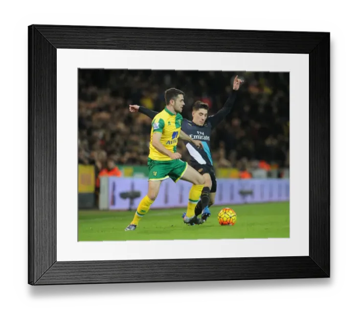 Framed Print : Hector Bellerin (Arsenal) Robbie Brady (Norwich) Framed Print : Hector Bellerin (Arsenal) Robbie Brady (Norwich)