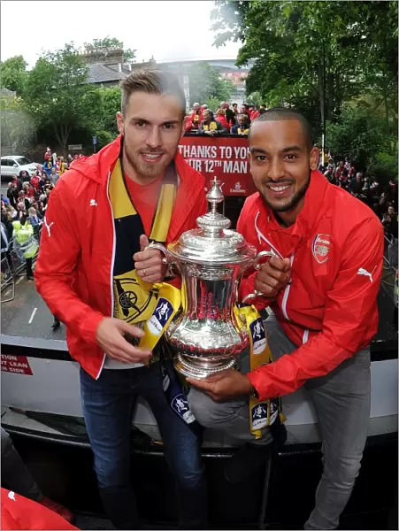 Arsenal FC: Celebrating FA Cup Victory with Ramsey and Walcott (2014-15)