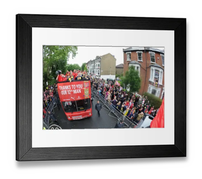 Framed Print : Arsenal's Triumphant FA Cup Parade through London, 2015 Framed Print : Arsenal's Triumphant FA Cup Parade through London, 2015