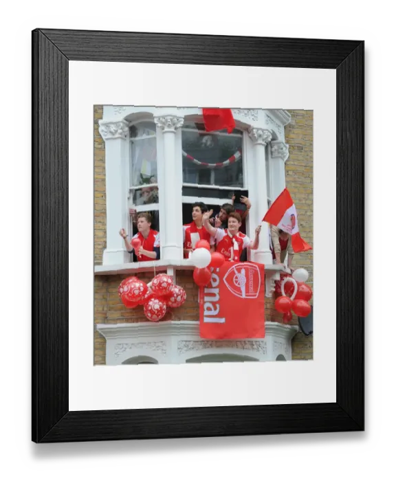 Framed Print : Arsenal FA Cup Victory Parade: Celebrating at Emirates Stadium, May 31, 2015 Framed Print : Arsenal FA Cup Victory Parade: Celebrating at Emirates Stadium, May 31, 2015