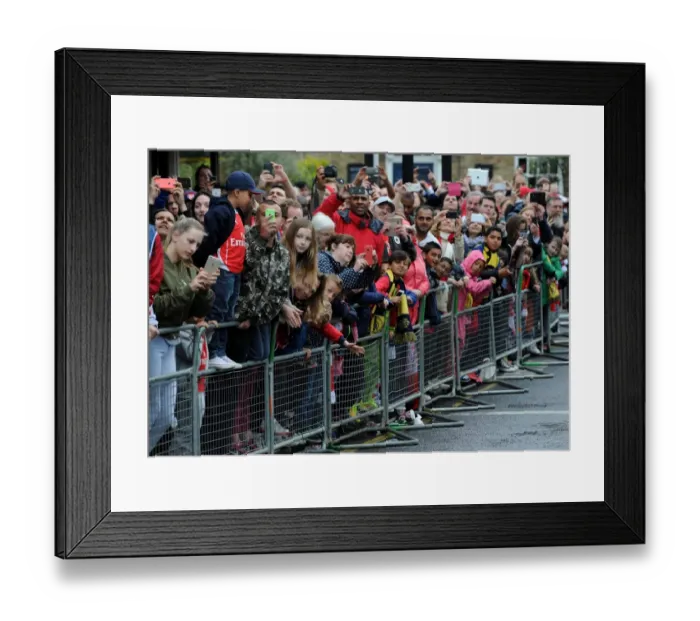 Framed Print : Arsenal FA Cup Parade: Celebrating Victory at Emirates Stadium (May 2015)