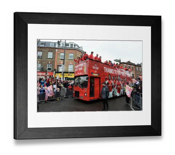 Framed Print : Arsenal FA Cup Triumph: 2014-15 Victory Parade