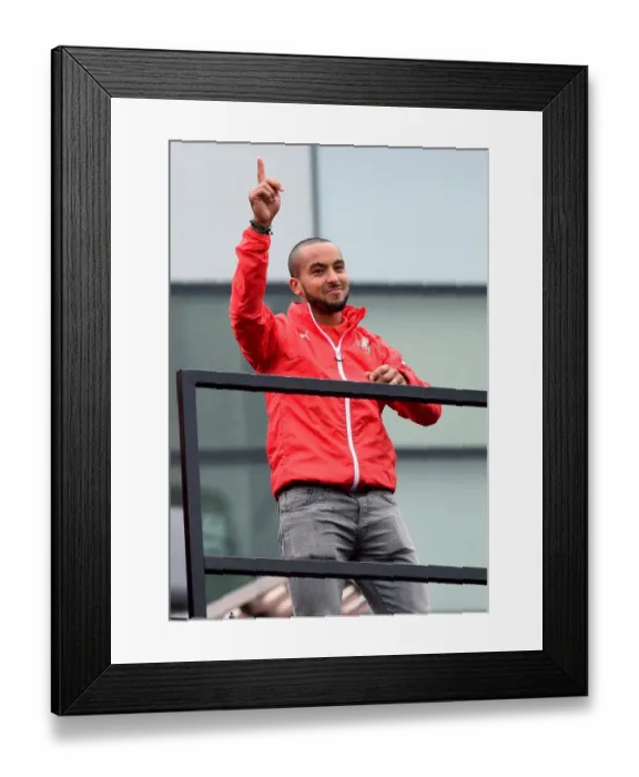 Framed Print : Arsenal FA Cup Triumph: 2014-15 Victory Parade
