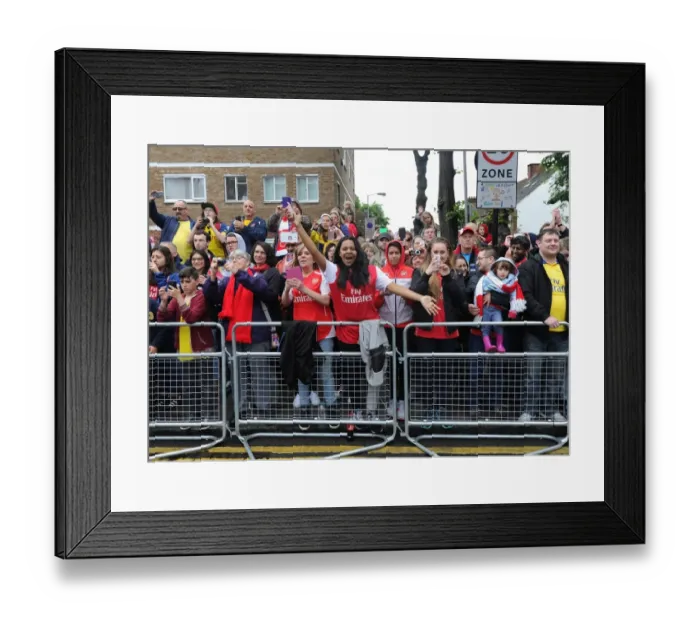 Framed Print : Arsenal FC's Triumphant FA Cup Parade: A Sea of Ecstatic Fans (2014-15)