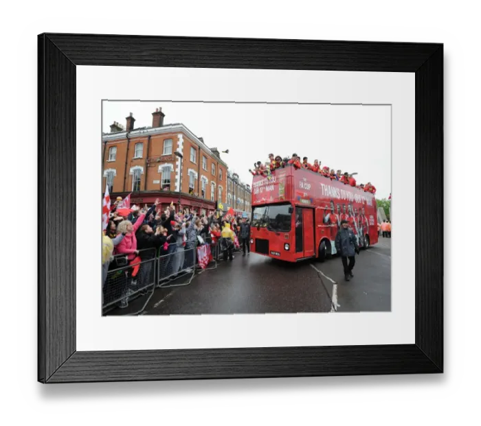 Framed Print : Arsenal FC: Celebrating FA Cup Victory with a Parade at Emirates Stadium (2014-15)