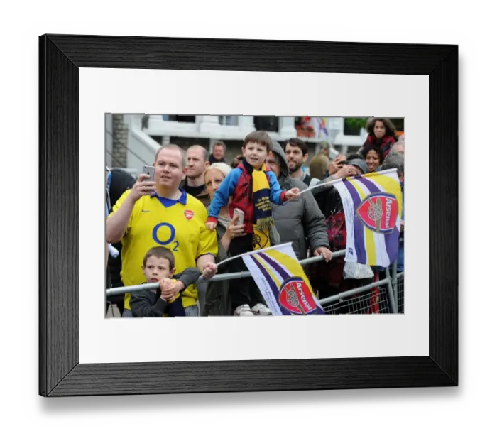 Framed Print : Arsenal FC: Unforgettable FA Cup Victory Parade with Thousands of Ecstatic Fans (2014-15) Framed Print : Arsenal FC: Unforgettable FA Cup Victory Parade with Thousands of Ecstatic Fans (2014-15)