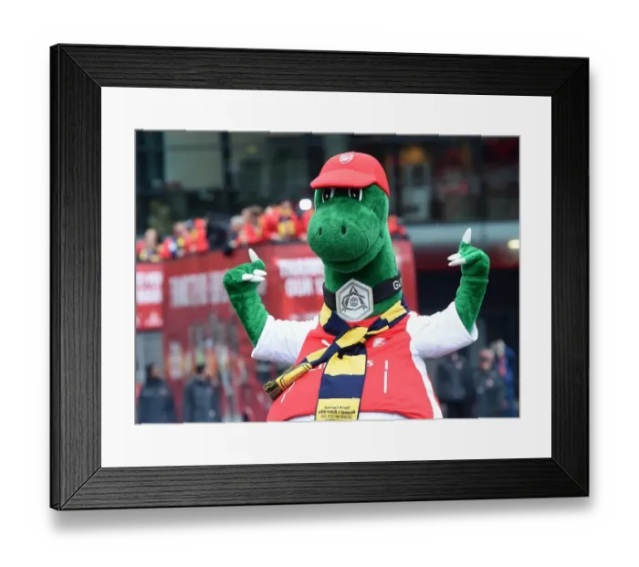 Framed Print : Arsenal FA Cup Triumph: 2014-15 Victory Parade Framed Print : Arsenal FA Cup Triumph: 2014-15 Victory Parade