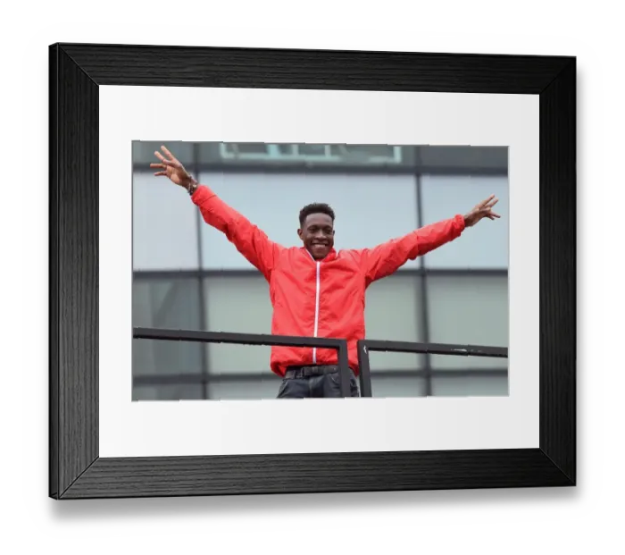 Framed Print : Arsenal FA Cup Triumph: 2014-15 Victory Parade
