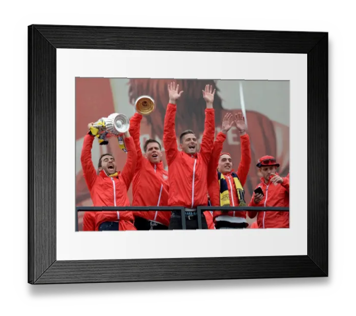 Framed Print : Arsenal FA Cup Triumph: 2014-15 Victory Parade