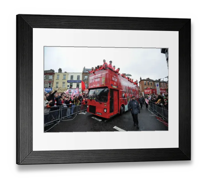 Framed Print : Arsenal FC: 2014-15 FA Cup Champions - Victory Parade at Emirates Stadium Framed Print : Arsenal FC: 2014-15 FA Cup Champions - Victory Parade at Emirates Stadium