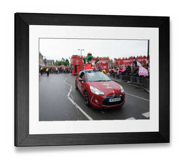 Framed Print : Arsenal FC: 2014-15 FA Cup Victory Parade - Celebrating Our Triumph: Arsenal FA Cup Final Victory Parade 2014-15 Framed Print : Arsenal FC: 2014-15 FA Cup Victory Parade - Celebrating Our Triumph: Arsenal FA Cup Final Victory Parade 2014-15