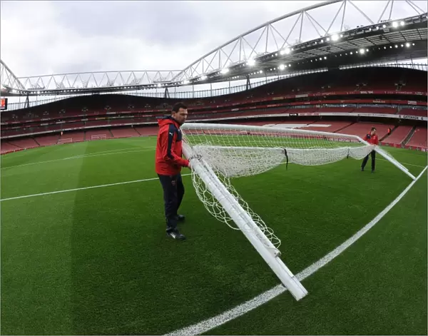 Arsenal Readies the Field: Groundsman Sets Up Goals for Sunderland Showdown