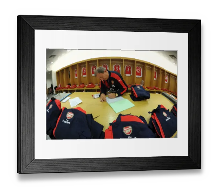 Framed Print : Arsenal vs Sunderland: Vic Akers Finalizes Team Line-up (Premier League 2015-16) Framed Print : Arsenal vs Sunderland: Vic Akers Finalizes Team Line-up (Premier League 2015-16)