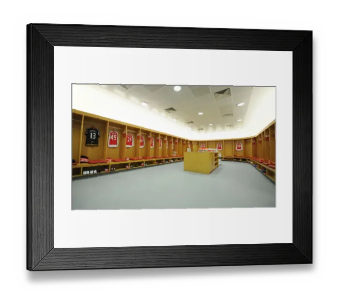 Framed Print : Arsenal Changing Room - Arsenal vs. Sunderland, Premier League 2015-16