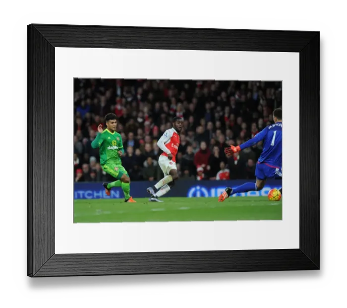 Framed Print : Campbell's Stunning Goal: Arsenal Triumphs Over Sunderland, Premier League 2015-16