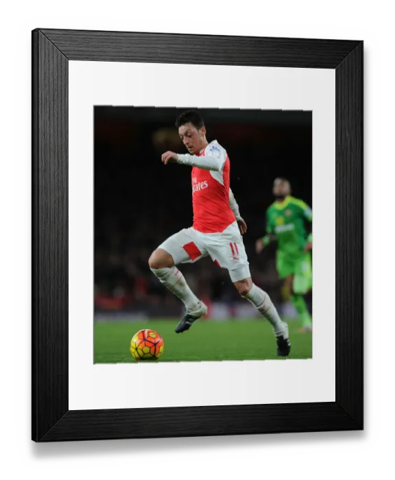 Framed Print : Mesut Ozil in Action: Arsenal vs Sunderland, Premier League 2015-16 Framed Print : Mesut Ozil in Action: Arsenal vs Sunderland, Premier League 2015-16