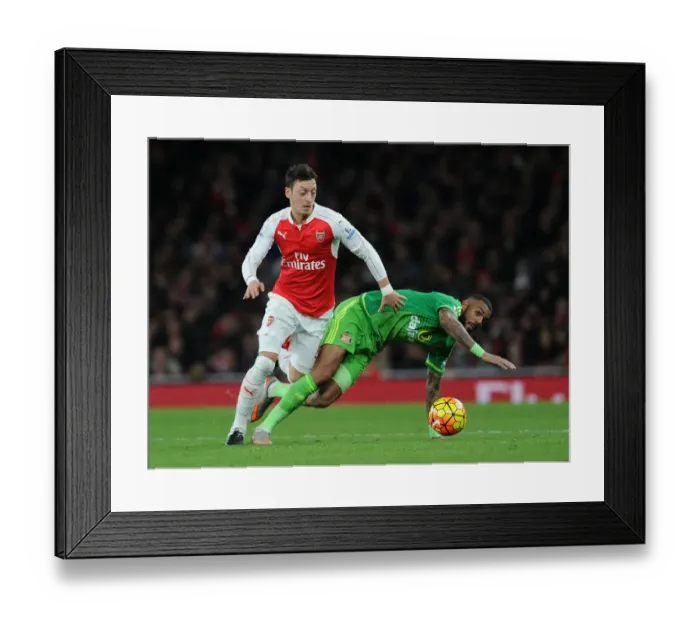 Framed Print : Arsenal vs Sunderland: A Battle of Midfield Maestros - Ozil vs M'Vila (December 2015, Emirates Stadium) Framed Print : Arsenal vs Sunderland: A Battle of Midfield Maestros - Ozil vs M'Vila (December 2015, Emirates Stadium)