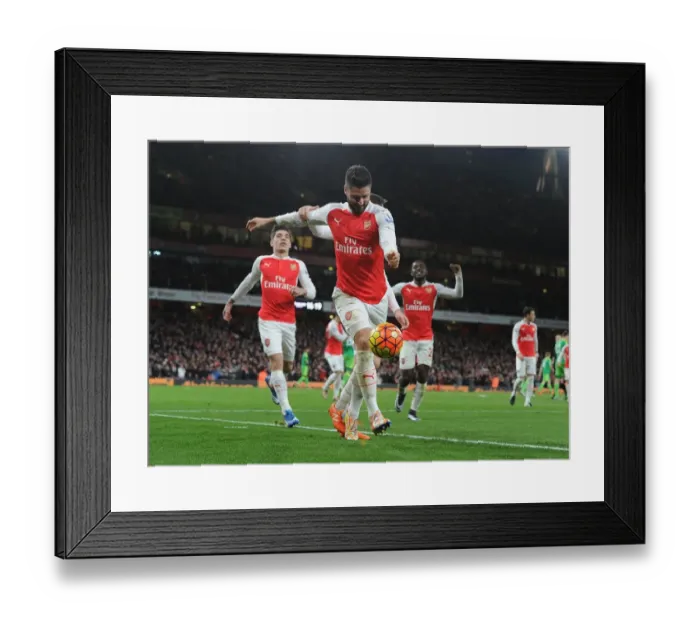 Framed Print : Giroud Scores His Second: Arsenal's Victory Against Sunderland (2015-16) Framed Print : Giroud Scores His Second: Arsenal's Victory Against Sunderland (2015-16)