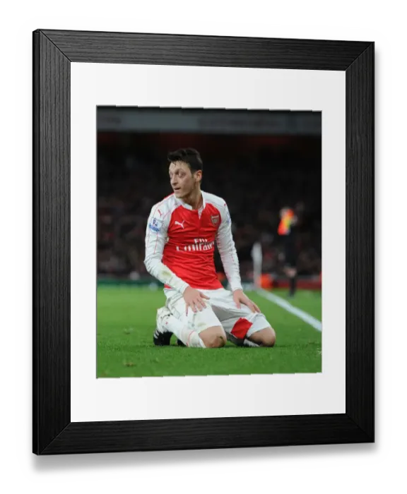 Framed Print : Mesut Ozil in Action: Arsenal vs. Sunderland, Premier League 2015-16