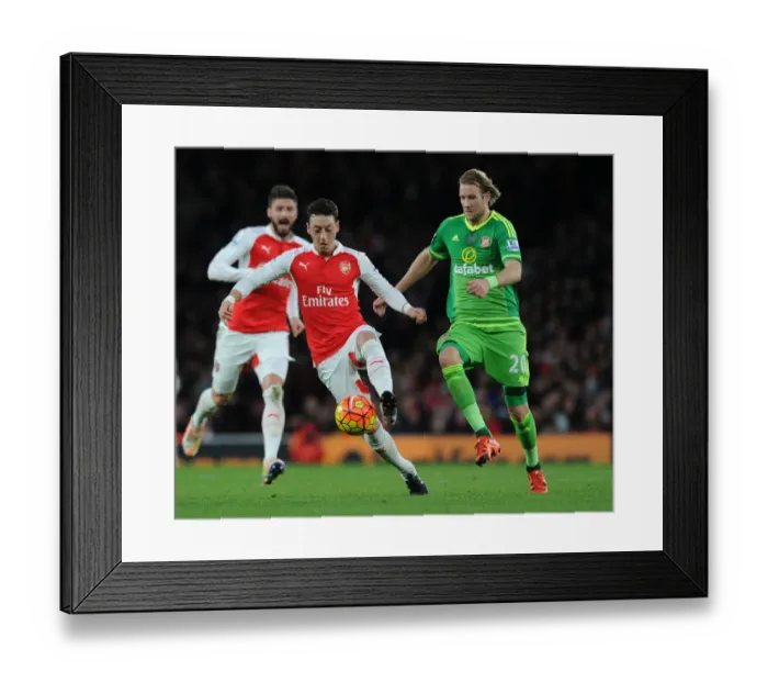 Framed Print : Mesut Ozil Outsmarts Ola Toivonen: Arsenal vs Sunderland, Premier League 2015-16