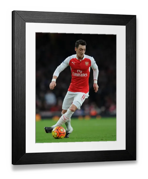Framed Print : Mesut Ozil in Action: Arsenal vs. Sunderland, Premier League 2015-16