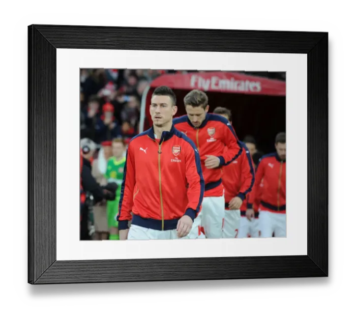 Framed Print : Arsenal's Laurent Koscielny Preparing for Arsenal vs Sunderland, Premier League 2015-16 Framed Print : Arsenal's Laurent Koscielny Preparing for Arsenal vs Sunderland, Premier League 2015-16