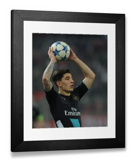 Framed Print : Olympiacos FC v Arsenal FC - UEFA Champions League