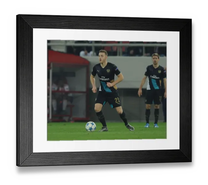 Framed Print : Calum Chambers in Action: Arsenal vs. Olympiacos, UEFA Champions League (December 2015)