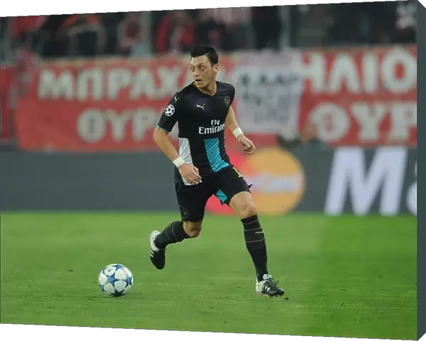 Mesut Ozil (Arsenal). Olympiacos 0: 3 Arsenal