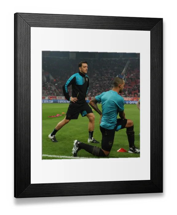 Framed Print : Arsenal's Ozil and Walcott Before UEFA Champions League Clash Against Olympiacos, Athens 2015 Framed Print : Arsenal's Ozil and Walcott Before UEFA Champions League Clash Against Olympiacos, Athens 2015
