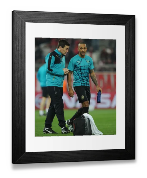 Framed Print : Arsenal's Theo Walcott and Doctor Gary O'Driscoll: Pre-Match Focus (2015-16 Champions League, Olympiacos) Framed Print : Arsenal's Theo Walcott and Doctor Gary O'Driscoll: Pre-Match Focus (2015-16 Champions League, Olympiacos)
