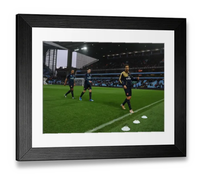 Framed Print : Mathieu Flamini Prepares for Aston Villa Showdown (Premier League 2015-16) Framed Print : Mathieu Flamini Prepares for Aston Villa Showdown (Premier League 2015-16)