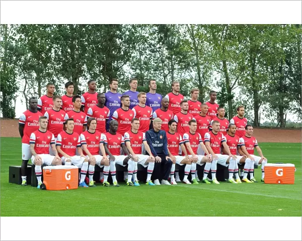 Arsenal squad with Gatorade boxes. Arsenal 1st Team Squad photo. Arsenal Training Ground