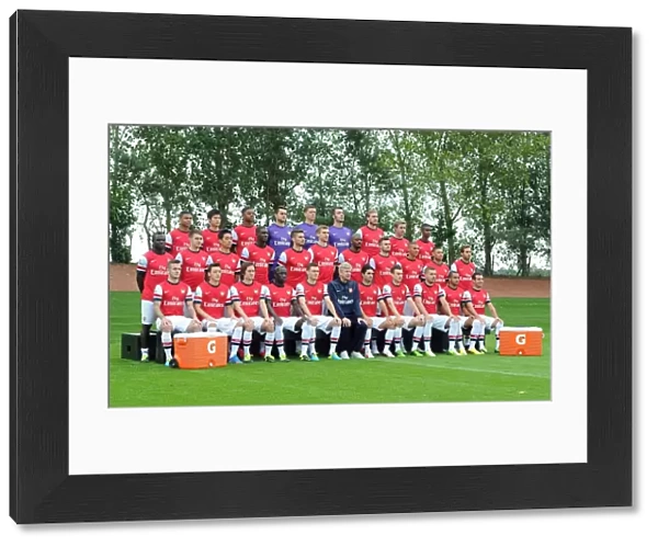 Arsenal squad with Gatorade boxes. Arsenal 1st Team Squad photo. Arsenal Training Ground