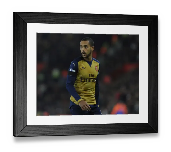 Framed Print : Theo Walcott in Action: Southampton vs. Arsenal, Premier League 2015-16 Framed Print : Theo Walcott in Action: Southampton vs. Arsenal, Premier League 2015-16