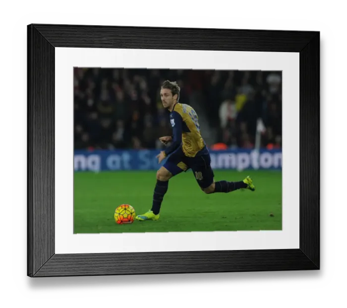 Framed Print : Arsenal's Aaron Ramsey in Action: Southampton vs Arsenal (Premier League 2015-16)