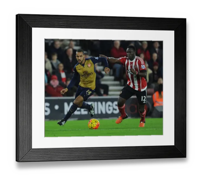 Framed Print : Theo Walcott Dashes Past Wanyama: Southampton vs. Arsenal, Premier League 2015-16 Framed Print : Theo Walcott Dashes Past Wanyama: Southampton vs. Arsenal, Premier League 2015-16