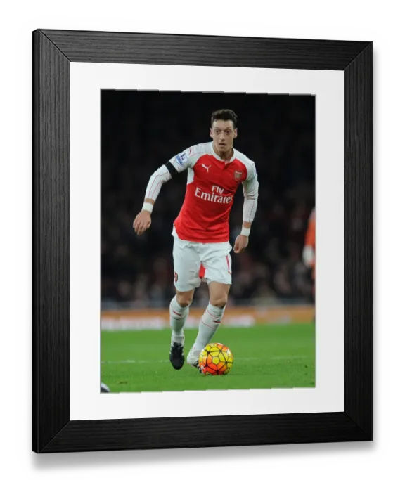Framed Print : Mesut Ozil in Action: Arsenal vs Bournemouth (2015-16) Framed Print : Mesut Ozil in Action: Arsenal vs Bournemouth (2015-16)