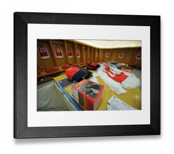 Framed Print : Arsenal Honors Don Howe: A Tribute in Arsenal v Bournemouth, 2015-16