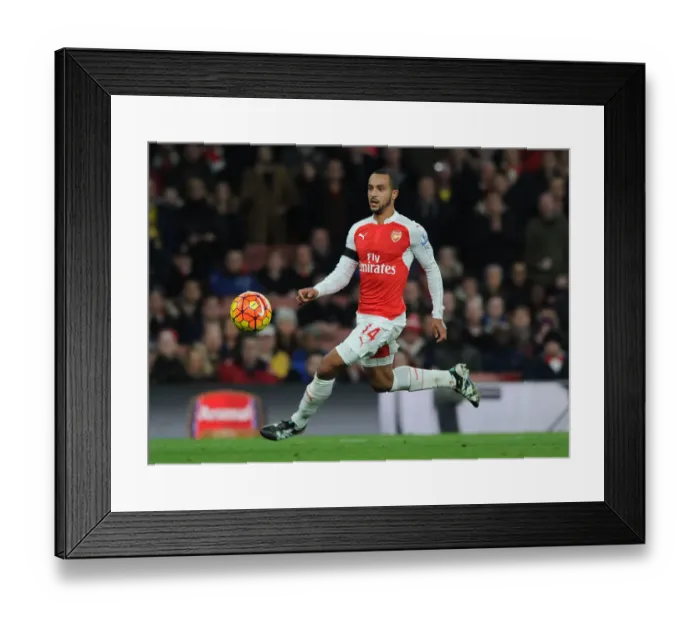 Framed Print : Walcott's Star Performance: Arsenal Triumphs Over Bournemouth (December 2015)