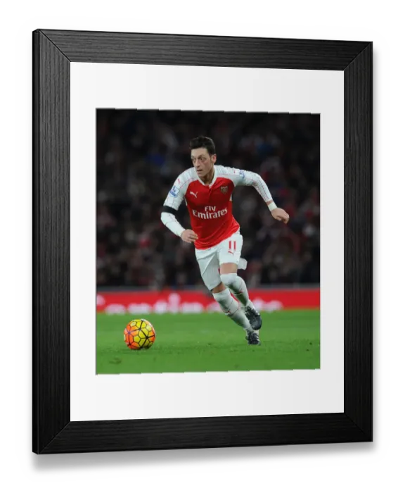 Framed Print : Arsenal's Ozil Shines: Brilliant Performance Against Bournemouth (2015-16)